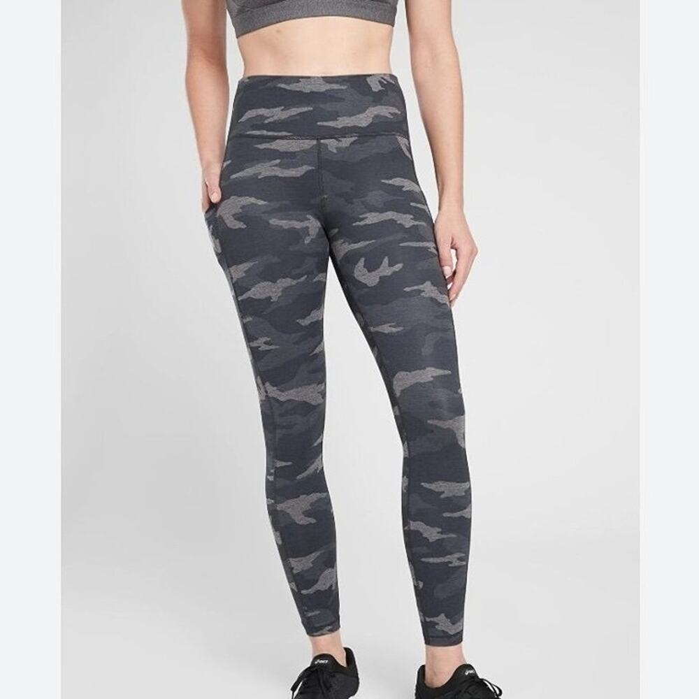 ATHLETA Ultimate 7/8 Tight Legging Camo Sz S